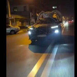 خودرویی عجیب در تهران با تم هالووین/ ویدئو